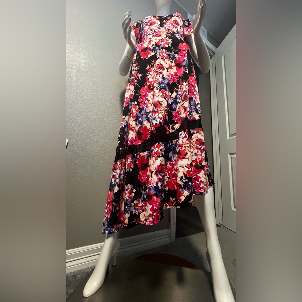 Torrid Black and Red Midi Studio Knit Asymmetrical Dress size 1 - Picture 7 of 16